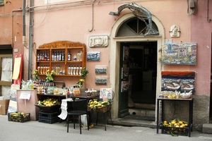 Xtrallusion offers characteristic Bed and Breakfast, B&B, Guest House, Hotel, Albergo and Country Lodge accommodation in Italy. Plus independent self-guided Walking, Adventure, Activity, Skiing and Paragliding Holiday itineraries on the Italian Rivieras, in the Italian Lakes, in the Italian Alps and in some of the most beautiful corners of Italy.